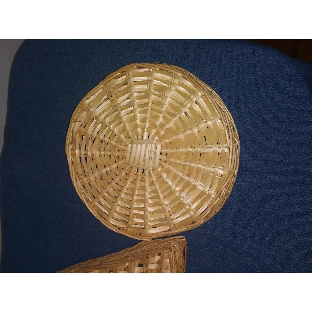 Set of 2 New Wicker Trays/plates Christmas Tree Shaped & Round
